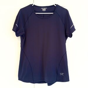 Arc'teryx Women's Navy Crew Neck SS - Size Large